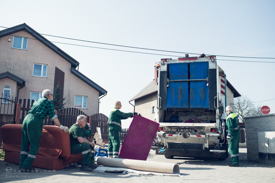 12 elwirak wystawki spring cleaning wysypisko bezdomni