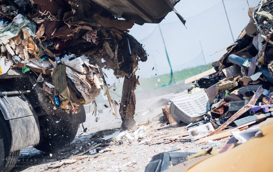 14 elwirak wystawki spring cleaning wysypisko bezdomni