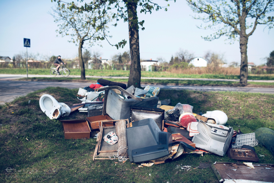 01 elwirak wystawki spring cleaning wysypisko bezdomni